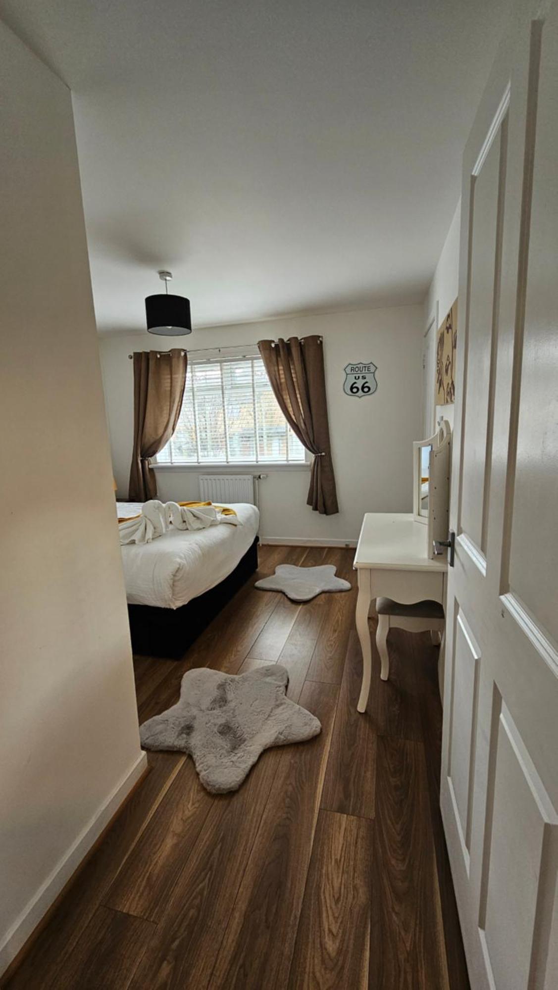 Silverburn New House With Free Parking And Nice Garden グラスゴー エクステリア 写真