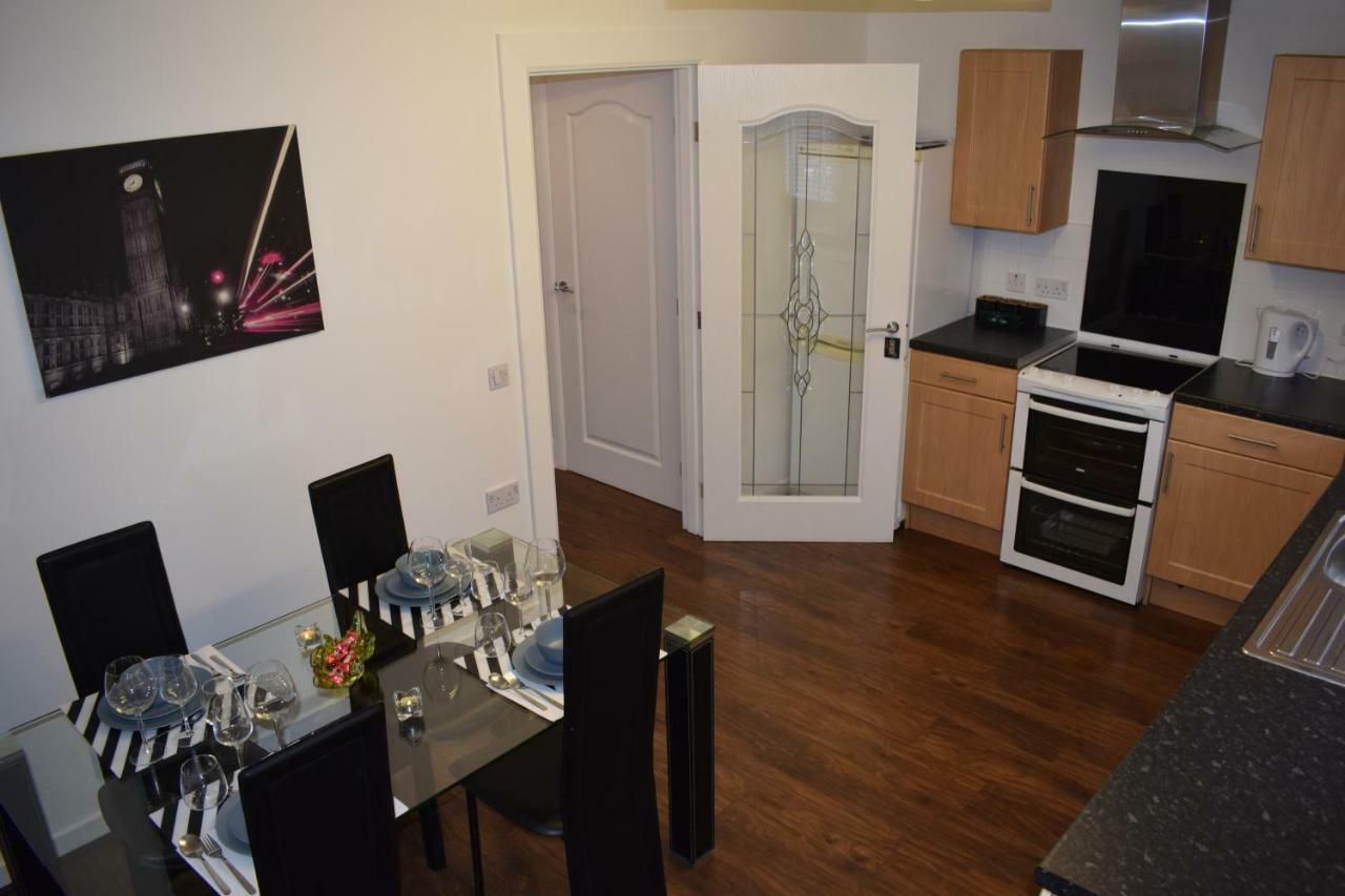 Silverburn New House With Free Parking And Nice Garden グラスゴー エクステリア 写真