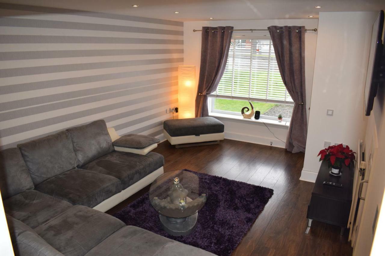 Silverburn New House With Free Parking And Nice Garden グラスゴー エクステリア 写真